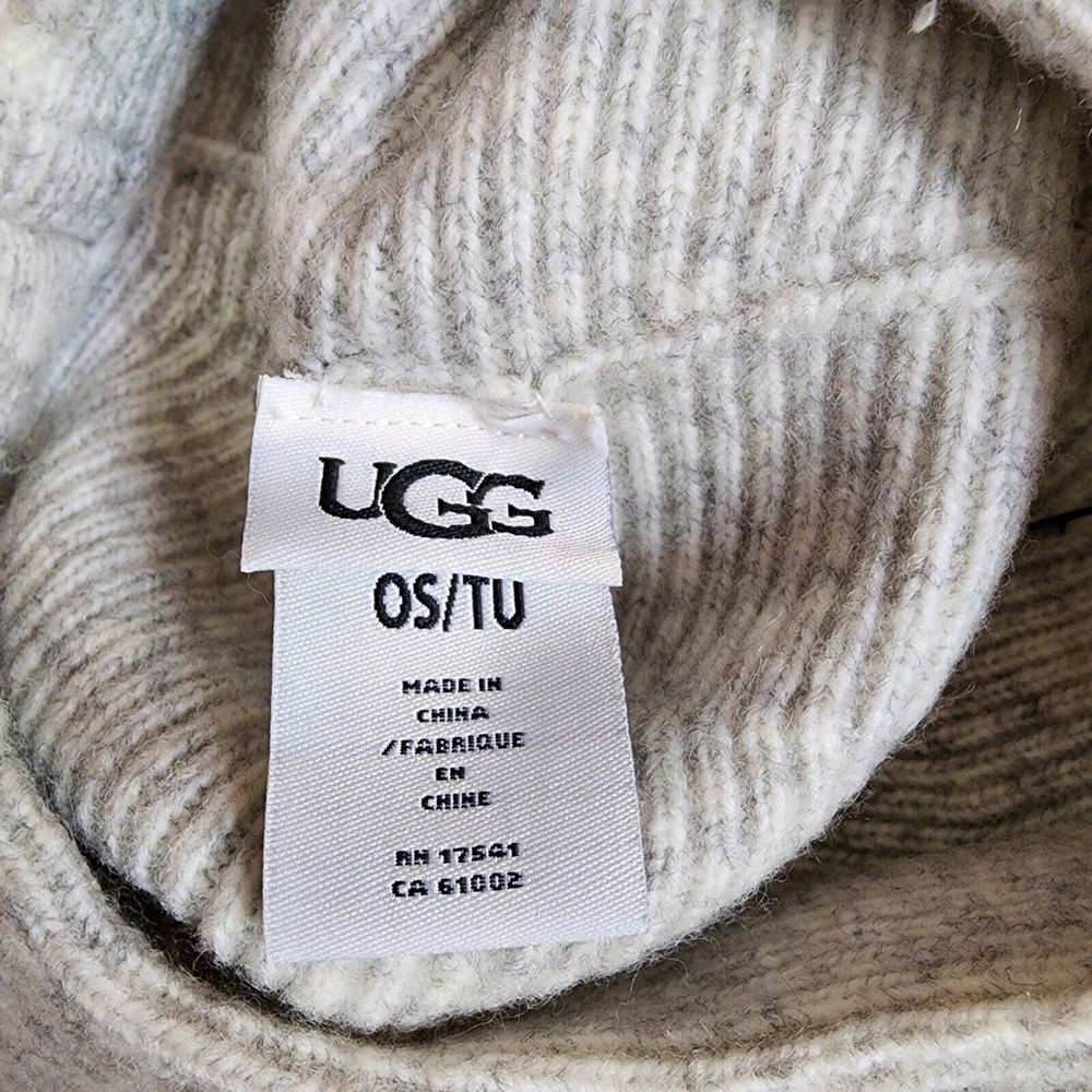 UGG 18760 Womens OS Cozy Knit Beret W/ Pom Light Grey White Ivory Body Very Soft - Picture 4 of 6